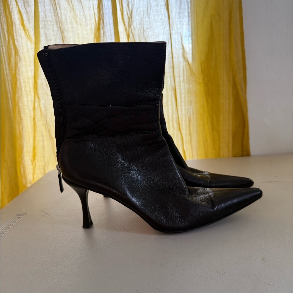 Gucci Black Ankle Boots with Pointed Toe and High Heel